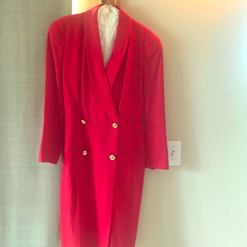 Vintage Tahari Coat Dress. Lined.